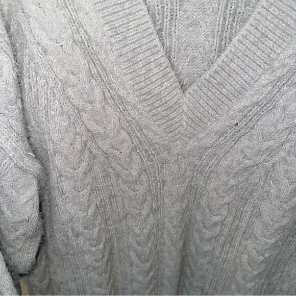 Lucky Brand NWT V-Neck Relaxed Gray Fit Eyelash Sweater Oversized Size Med - Picture 4 of 10